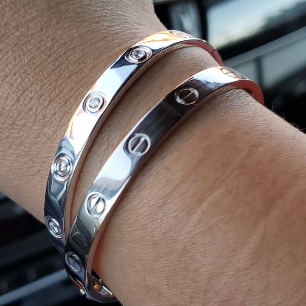 Authentic Cartier Love Bracelet with 10 diamonds